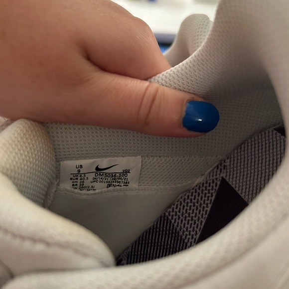 Nike Airforces with Zipper - Picture 3 of 3